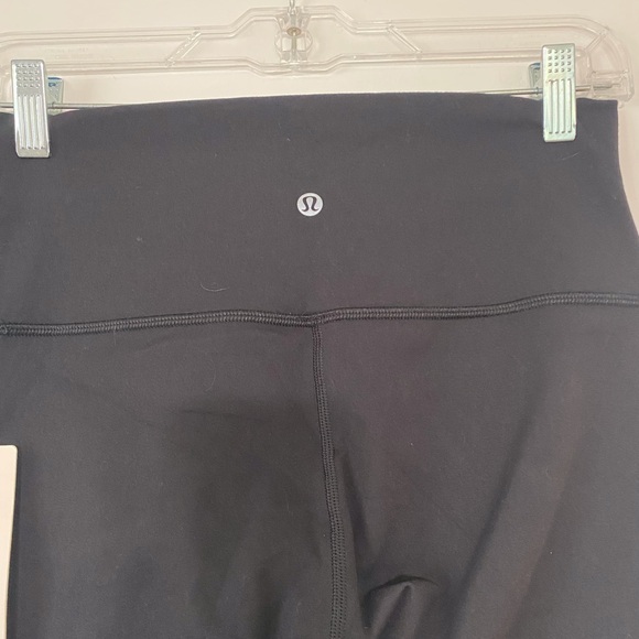 Lululemon black cropped leggings size 8 - Picture 3 of 5